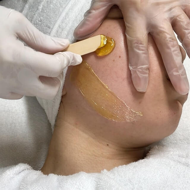 インスタグラム:お顔のワックス脱毛の効果